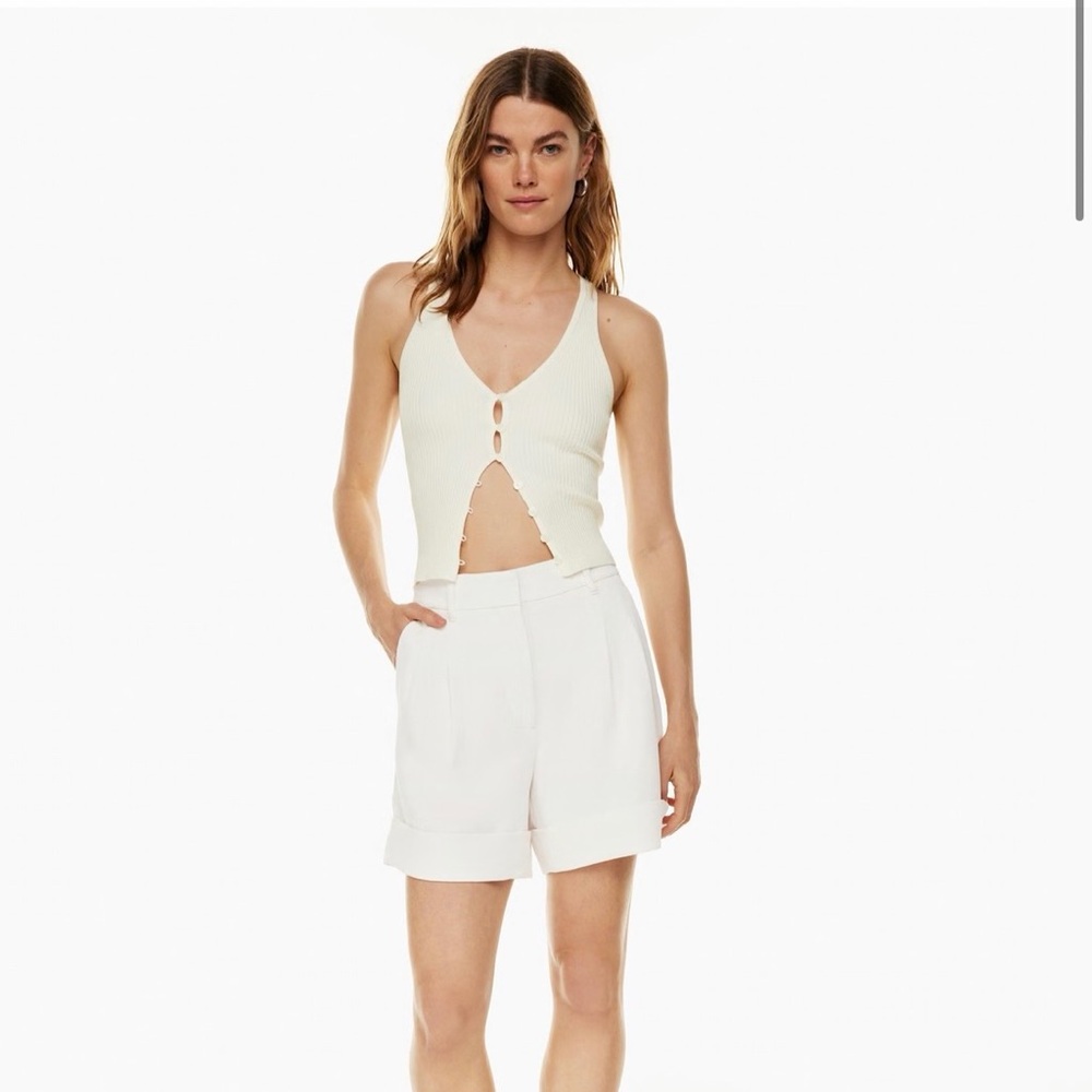 -NEW W TAGS- Aritzia Wilfred shorts